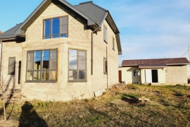 Дом 198 кв.м.. 6 сот.