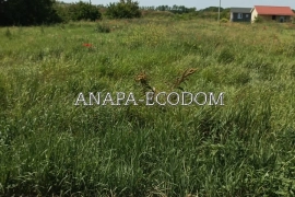 Ровный участок в центре Кучугур