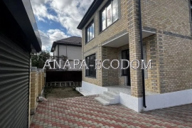 Дом 185 м² на участке 4 сот.